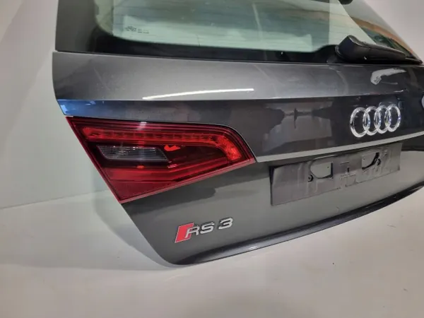 Begagnad Audi RS3 8V Bagagelucka OEM FBW1103 image 5