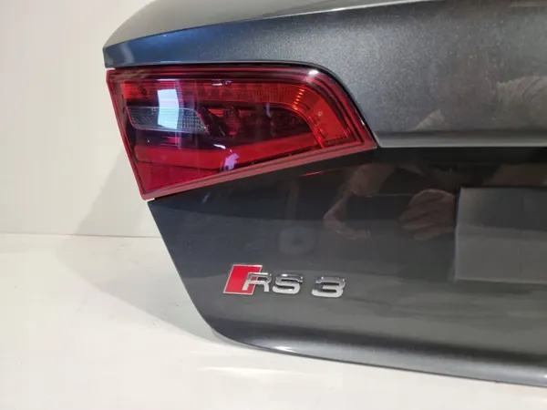 Begagnad Audi RS3 8V Bagagelucka OEM FBW1103 image 9