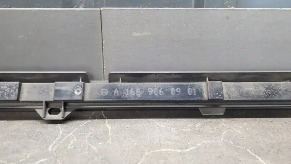 A1669060901 LED-steg Mercedes GLS - Begagnad image 3