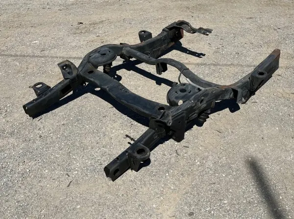 Hummer H2 achterframe balk OEM - 2003+ image 2