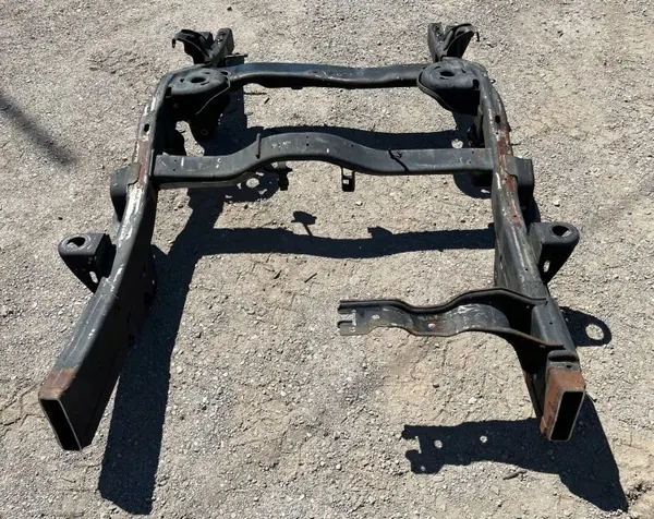 Hummer H2 achterframe balk OEM - 2003+ image 4
