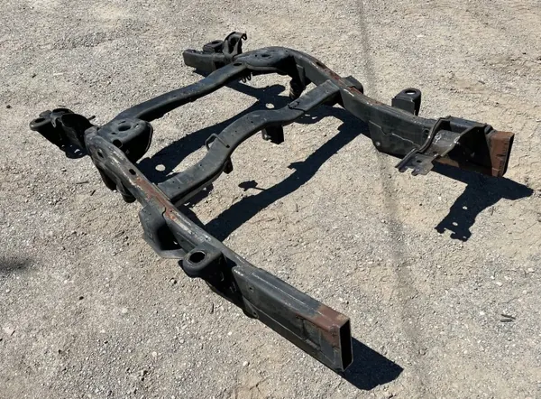 Hummer H2 achterframe balk OEM - 2003+ image 5