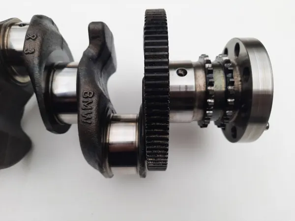 Virabrequim BMW B47 OEM 8513673 - Estado Usado image 4
