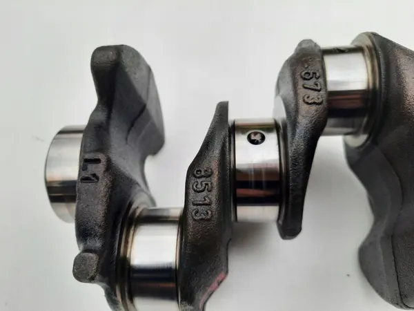 Virabrequim BMW B47 OEM 8513673 - Estado Usado image 5