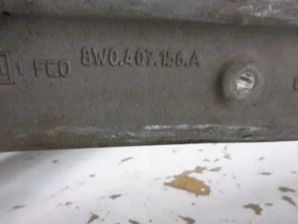 Audi A4 B9 Mozzo Sterzo Destro OEM 8W0407560 image 6
