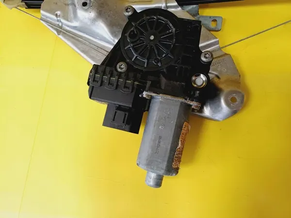 Elevador de vidro traseiro esquerdo Audi A6 C5 8 pinos 4B0839397B image 2