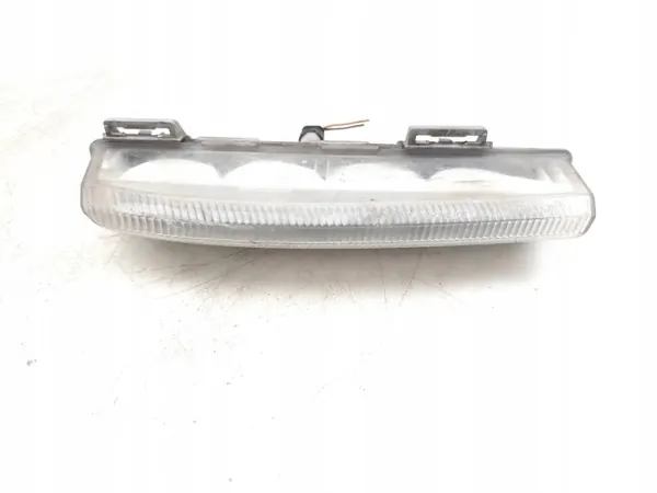 Feu de jour Mercedes-Benz E-Class Gauche OEM A2049068900 image 6