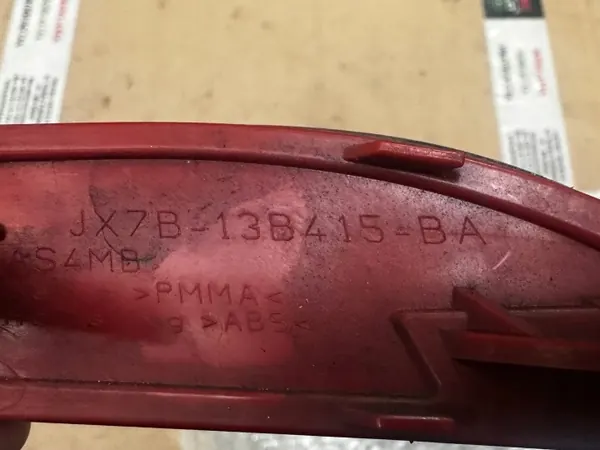 Luz para-choques traseira esquerda OEM JX7B-13B415-BA Ford Focus IV image 6