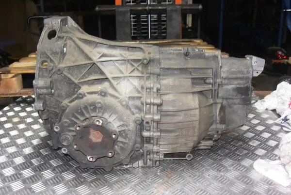 Multitronic Getriebegehäuse OEM 01J301383T Audi image 2