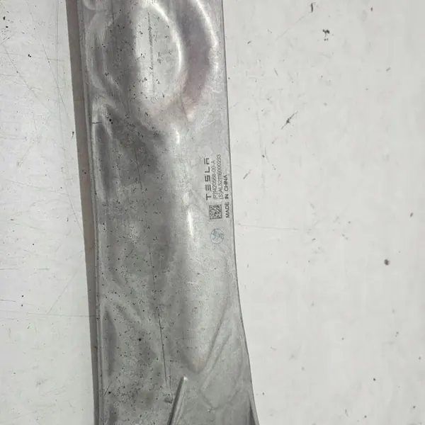 Peças compartimento motor Tesla Model S 2021 OEM 142056800A image 4