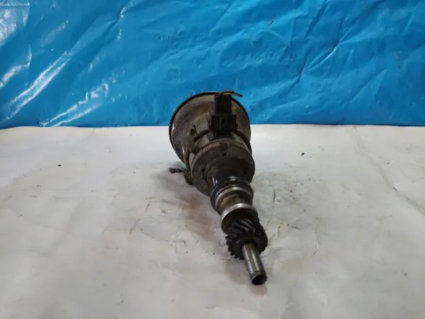 Distribuidor de encendido Ford OE 87HF 12100 AA - Usado image 10