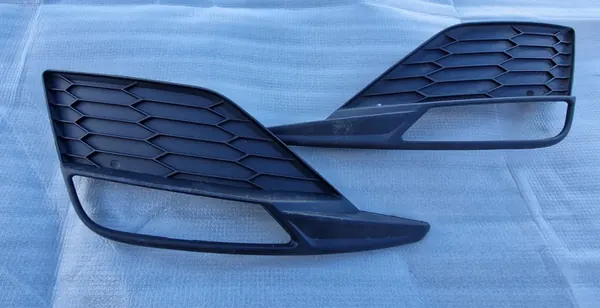 Griglia paraurti destra SEAT LEON FR lift 5F0853666H image 2