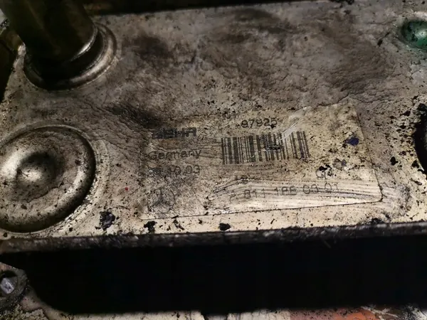 Radiador de óleo Mercedes-Benz C W203 image 4