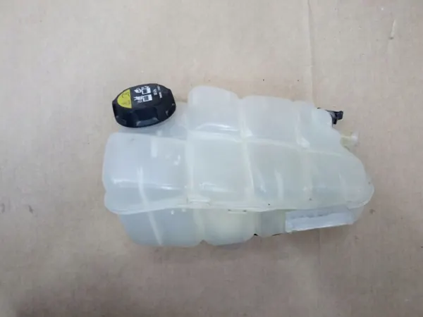 Volvo V40 2.0B 2016 OEM 31338763 Depósito de líquido image 2