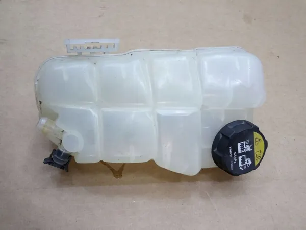 Volvo V40 2.0B 2016 OEM 31338763 Depósito de líquido image 4