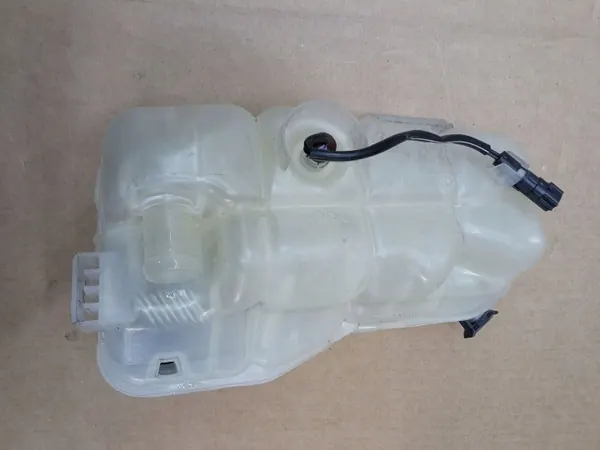 Volvo V40 2.0B 2016 OEM 31338763 Depósito de líquido image 5