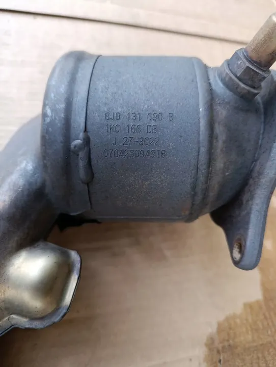 Catalyseur Audi TT 8J 2.0 TFSI 8J0131690B image 4