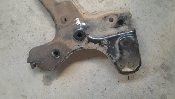 Travers avant TOYOAA pour Toyota Corolla E11 Lift 1.9 D image 3