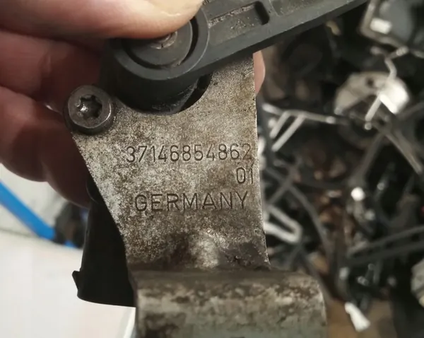 Sensor de nível direito BMW X5 F15 X6 F16 6867648 image 5