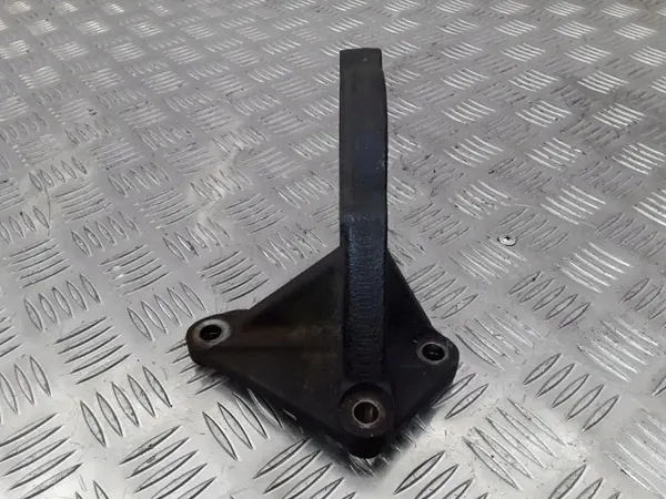 Nissan AD210 OEM Halvaxelfäste - Begagnad image 3