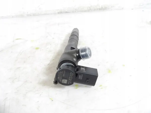 Inyector OEM 28565335 para Skoda Fabia III 1.4TDI image 4