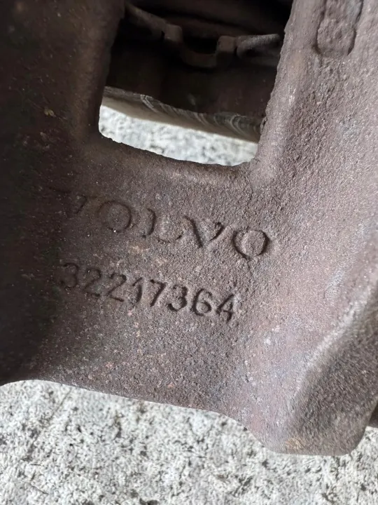 Bromsok höger bak OEM 32217364 Volvo XC60 II image 3