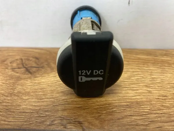 Tomada de isqueiro Dodge Challenger 2015+ OEM GNIAZDOZAPALCHAL image 2
