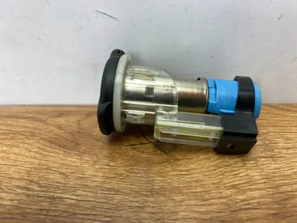 Tomada de isqueiro Dodge Challenger 2015+ OEM GNIAZDOZAPALCHAL image 6