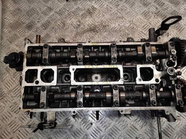 Culasse Ford OEM RF6M8G-6090-AC Occasion image 3