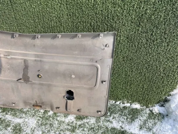 Opel Vivaro Kofferraumabdeckung OEM 91165790 - Gebraucht image 3
