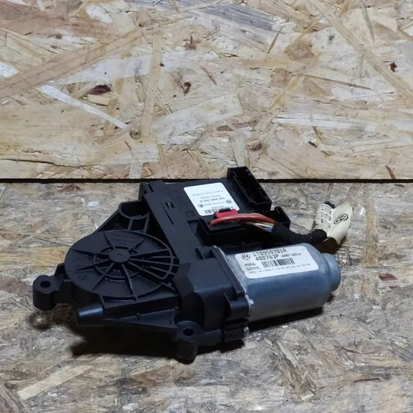 VW Touran I vasen etuikkunan nostin OEM 1K0959793D image 2