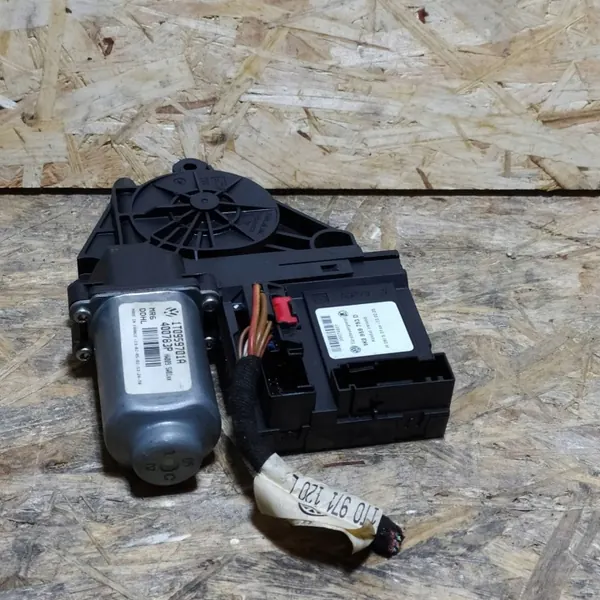 VW Touran I vasen etuikkunan nostin OEM 1K0959793D image 3
