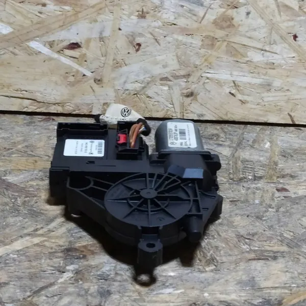VW Touran I vasen etuikkunan nostin OEM 1K0959793D image 6