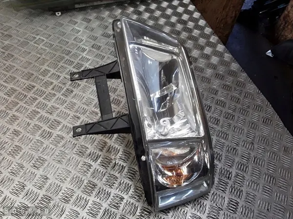 Farol dianteiro VW Transporter T5 2005 7h1941017n image 9