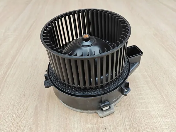 Motor del soplador OEM 0130309508 para BMW G30 G31 G11 image 2