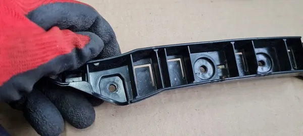 Chrysler Pacifica 2017 Suporte do para-choque dianteiro esquerdo image 7