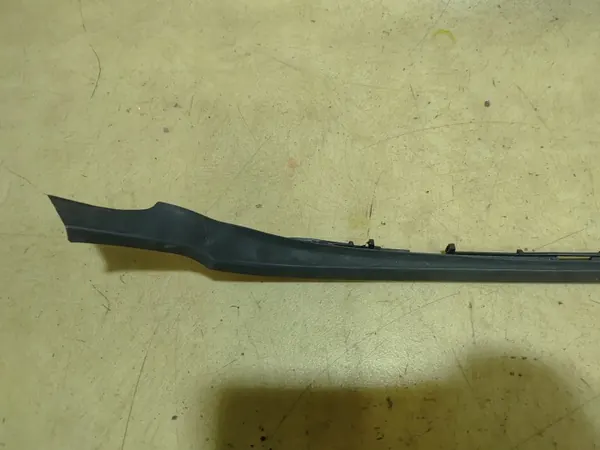 FIESTA MK7 Joint Pare-brise Gauche OEM image 3