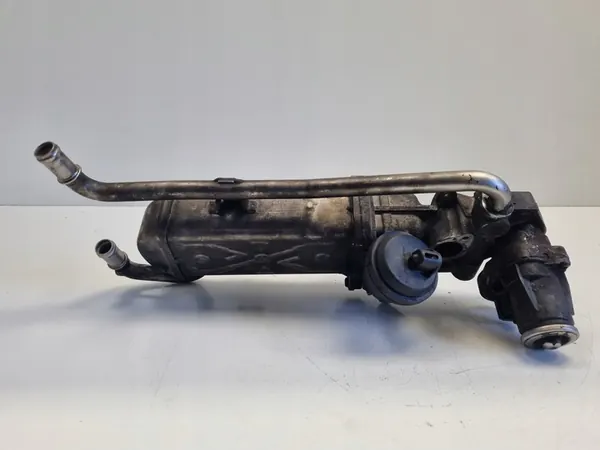 EGR Pakokaasujäähdytin VW Golf VI A3 8P Octavia II 1.6 TDI image 4