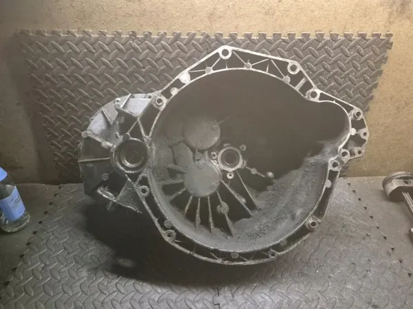 Versnellingsbakhuis PK6061 voor Renault 2.2 DCI image 2