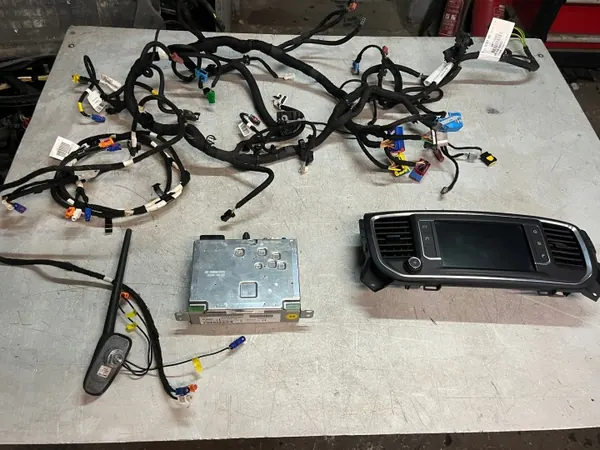 OEM 9820250480 Navigatie Display Radio voor Peugeot Expert image 2