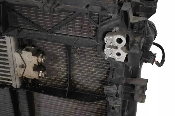 Piezas de refrigeración Mercedes-Benz Vito Tourer A4475000001 image 4