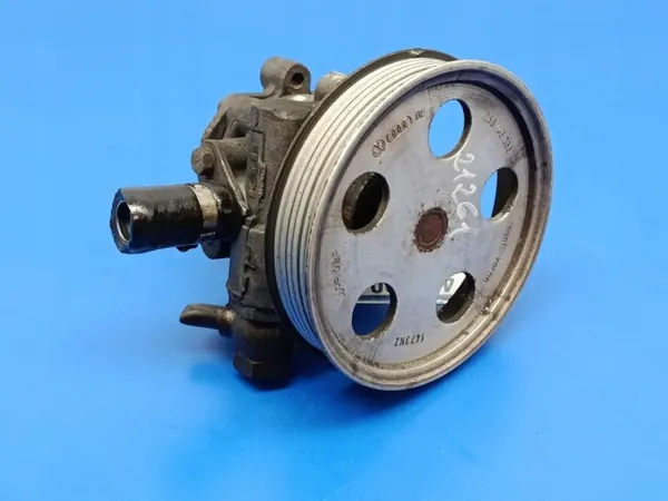 Bomba de dirección Audi A4 B7 OEM 8E0143153J image 2