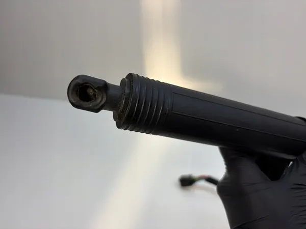 AUDI A5 S5 RS5 F5 Elektrisk Aktuator Bagageutrymme 8W8827851D image 2