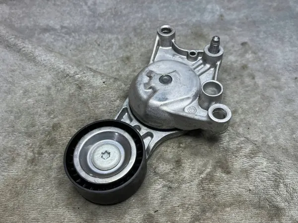 PEUGEOT 2008 308 II 1.6 BLUEHDI Spännare image 2