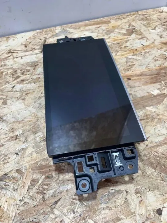Audi Q8 Navigatiescherm OEM 4M8919605M Gebruikt image 4