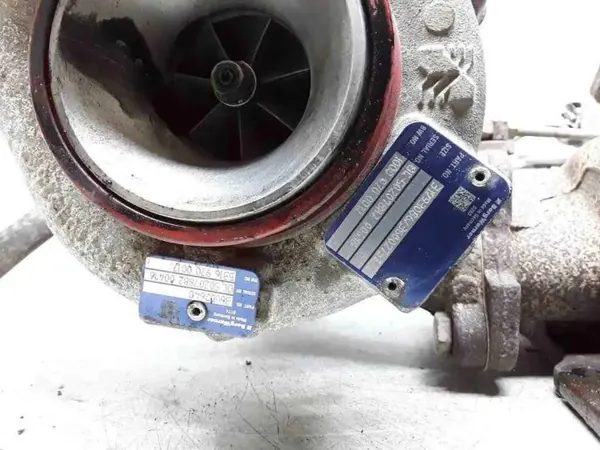 Turbo VOLVO V70 III 31293086 2.4L Diesel image 3