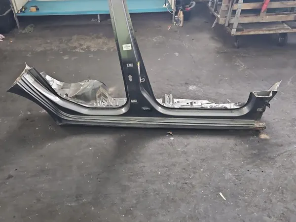 Pilier B central droit OEM IMPRK1553519 Skoda Kamiq image 2