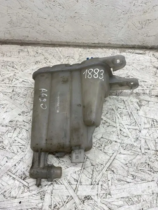 Audi A4 Avant expansievat OEM 8K0121403 image 2