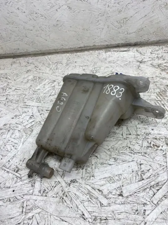 Audi A4 Avant expansievat OEM 8K0121403 image 3