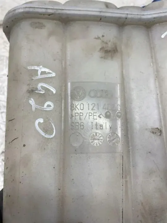 Audi A4 Avant expansievat OEM 8K0121403 image 4